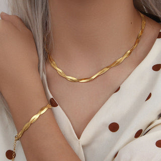 Sorelle Twist Bracelet