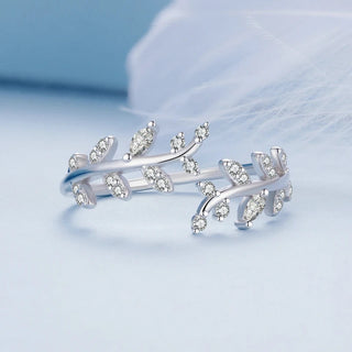 Fiora Leaf Ring