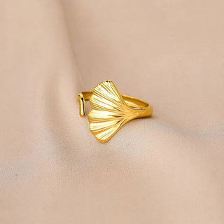 Elara Shell Ring