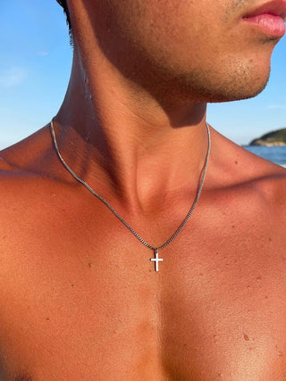CROSS CHAIN NECKLACE