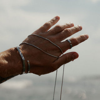 MINIMAL OPEN BRACELET