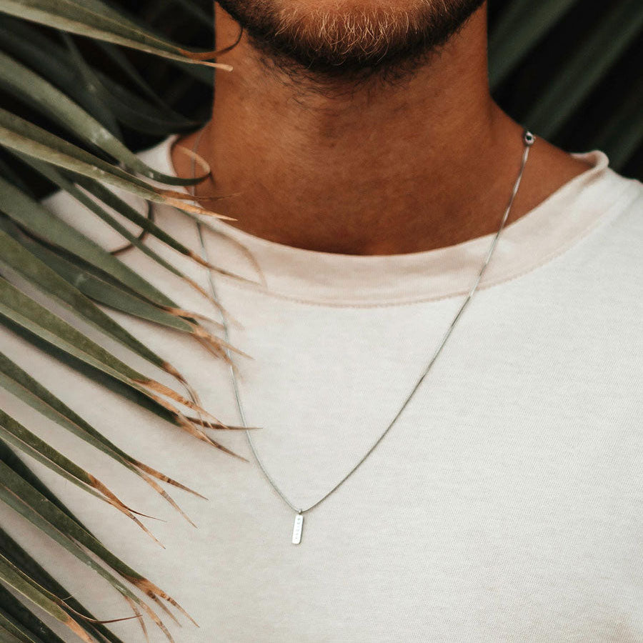 SQUARE PENDANT NECKLACE