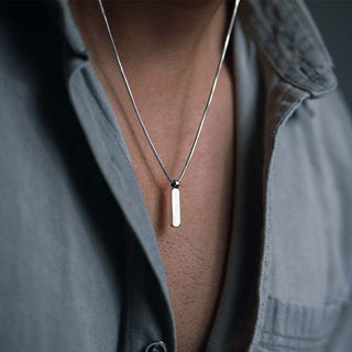 SQUARE PENDANT NECKLACE